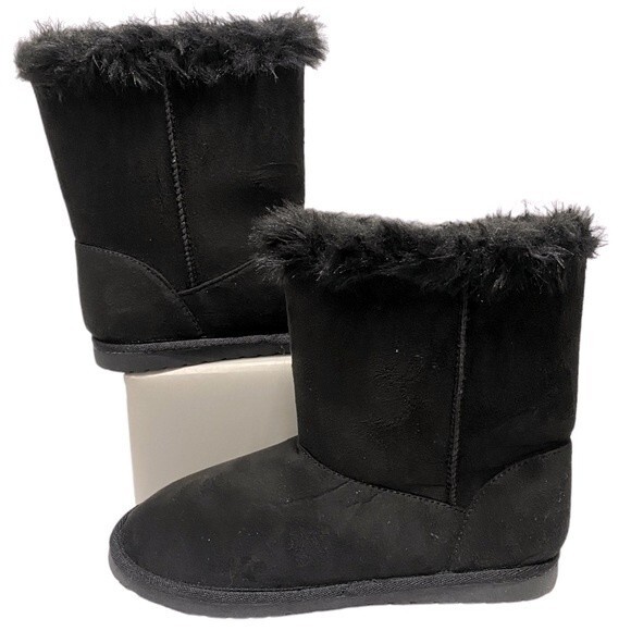 The Children’s Place Toddler Girls Buckle Faux Suede Boots - Picture 2 of 5